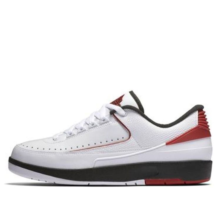 Air Jordan 2 Retro Low 'Chicago'  832819-101 Epoch-Defining Shoes